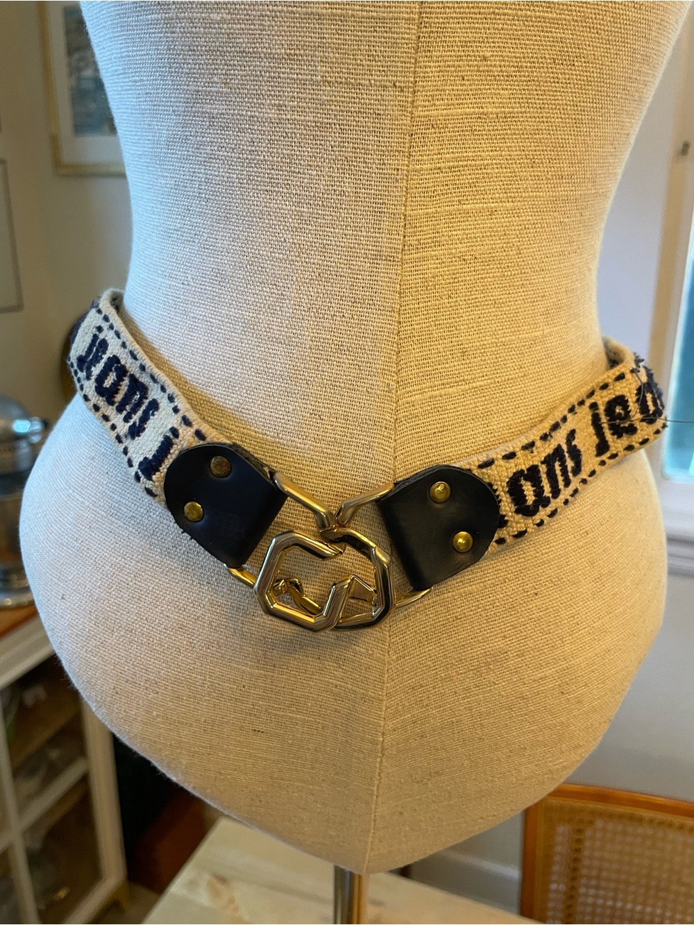 Vtg Canvas Logo-Print Jeans Jeans Jeans Belt with Gold Hardware - Navy & Cream